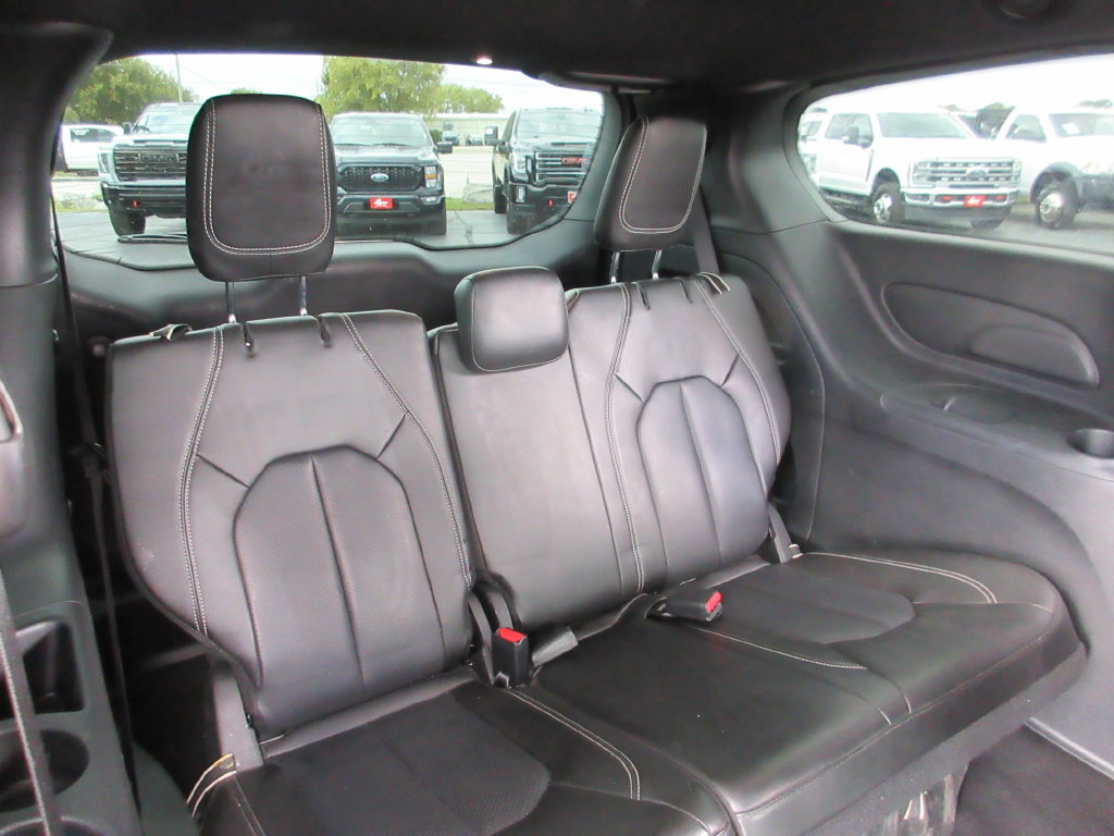 Used 2023 Chrysler Pacifica Touring-L w/ S Appearance Package FWD image 24