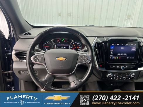 Used 2022 Chevrolet Traverse LT FWD image 26