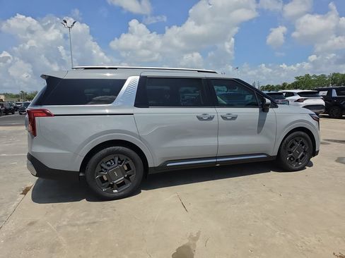 New 2026 Kia Carnival SX FWD image 8