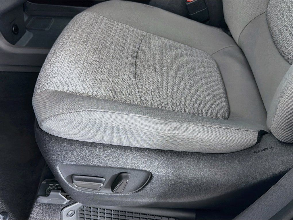 Used 2022 Toyota Sienna LE FWD image 24