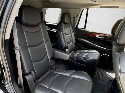 Used 2019 Cadillac Escalade Luxury RWD image 28