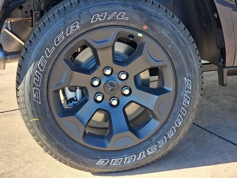 New 2026 RAM 1500 4x4 Crew Cab image 38