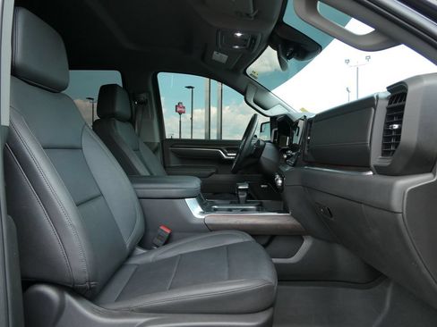 Used 2025 GMC Sierra 1500 SLT w/ SLT Convenience Package AWD/4WD image 13