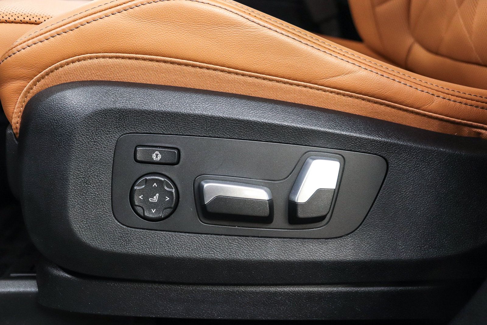 Used 2026 BMW X5 sDrive40i w/ M Sport Package RWD image 20