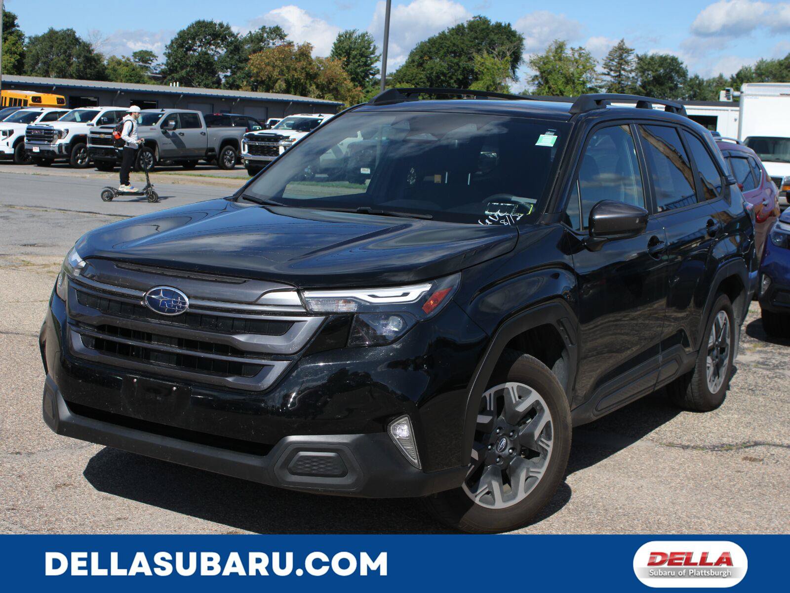 Used 2025 Subaru Forester Premium AWD/4WD image 1