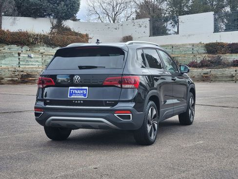 Certified 2024 Volkswagen Taos SE image 3