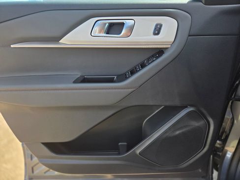 New 2026 Ford Explorer Active w/ Active Comfort Package RWD image 29