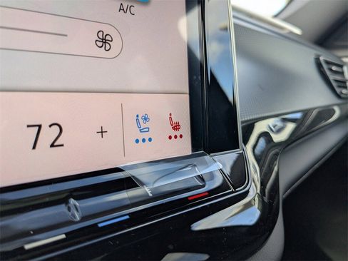 New 2026 Volkswagen Atlas Cross Sport SEL Premium R-Line image 31