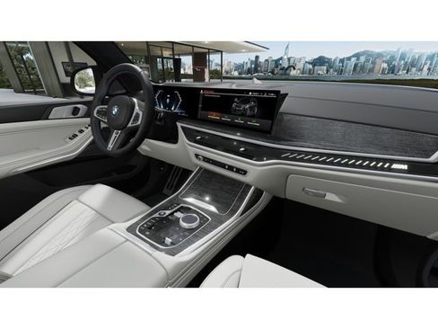 New 2026 BMW X7 M60i image 14