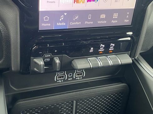 New 2026 RAM 1500 4x4 Crew Cab image 22