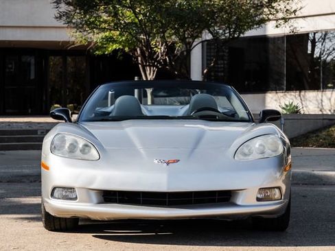 Used 2006 Chevrolet Corvette Convertible w/ Preferred Equipment Group image 10