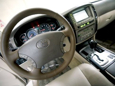 Used 2003 Toyota Land Cruiser AWD/4WD image 7