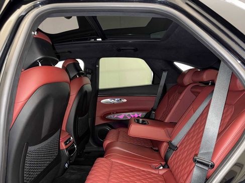 Used 2022 Genesis GV70 3.5T Sport w/ Sport Advanced Package image 21