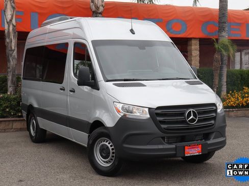 Used 2024 Mercedes-Benz Sprinter 2500 image 2