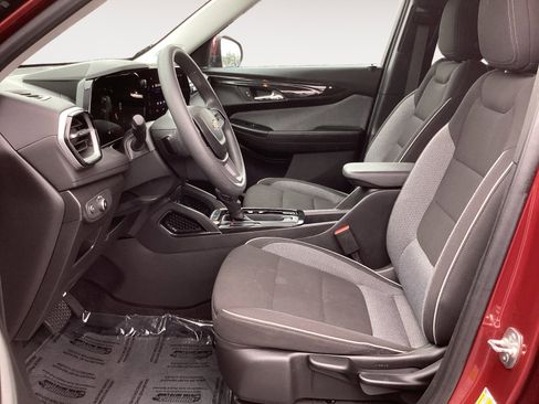 Used 2025 Chevrolet TrailBlazer LT image 25