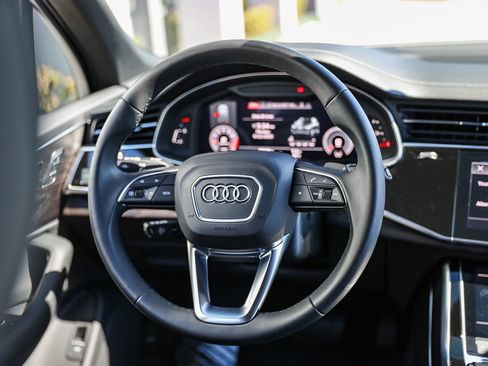 Used 2023 Audi Q7 2.0T Premium w/ Convenience Package AWD/4WD image 17