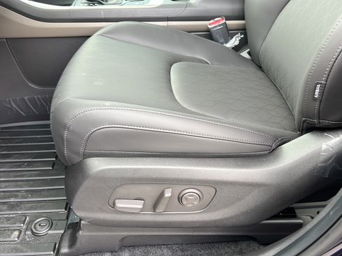 New 2026 Kia Carnival FWD image 17