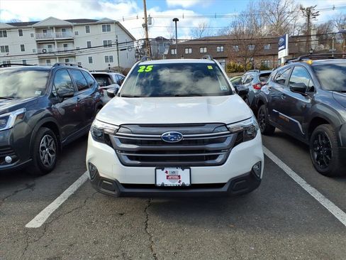 Certified 2025 Subaru Forester Premium image 2