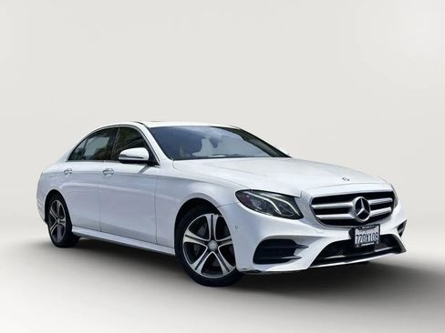 Used 2017 Mercedes-Benz E 300 image 3