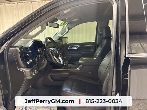 Used 2022 GMC Sierra 1500 SLT AWD/4WD image 13