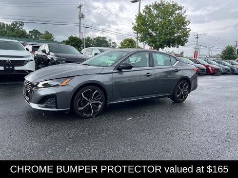 Certified 2023 Nissan Altima 2.5 SR w/ SR Premium Package FWD image 8