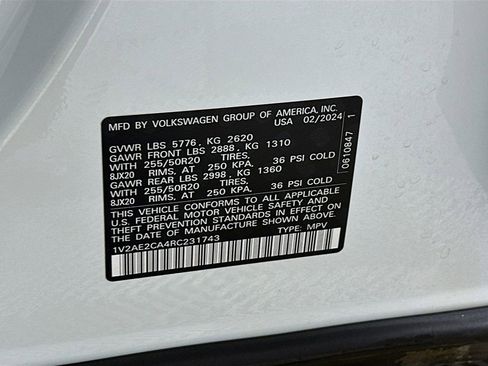 Used 2024 Volkswagen Atlas Cross Sport SEL R-Line AWD/4WD image 28