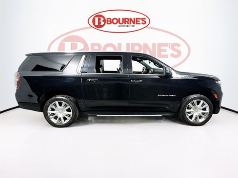Used 2023 Chevrolet Suburban High Country image 13