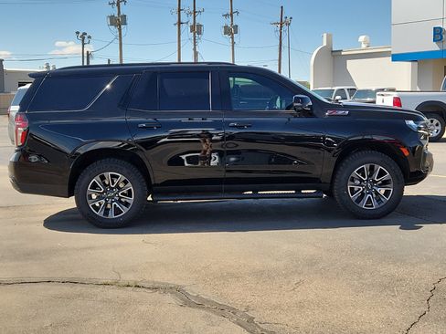 Used 2024 Chevrolet Tahoe Z71 w/ Luxury Package AWD/4WD image 5