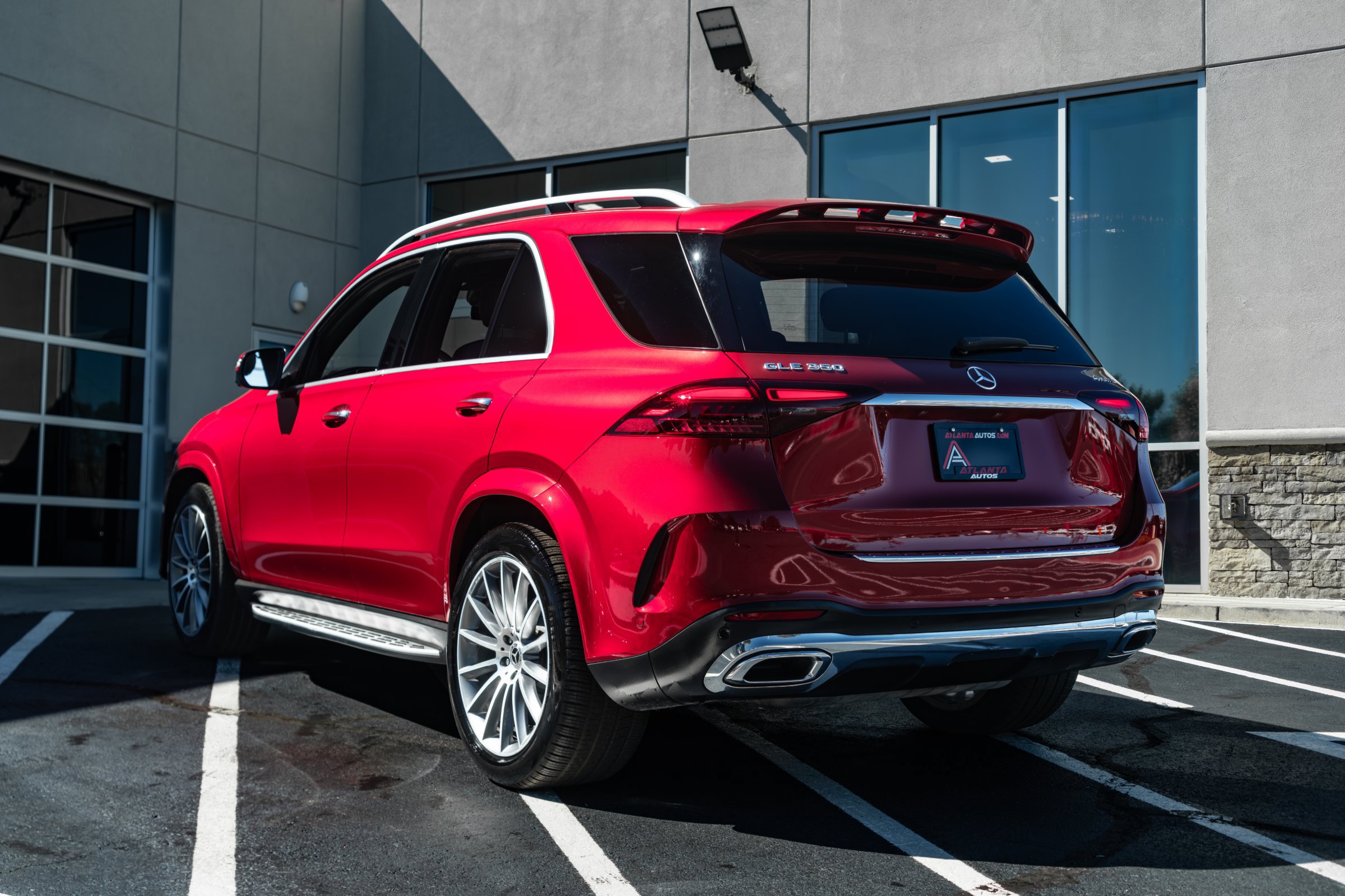 Used 2024 Mercedes-Benz GLE 350 4MATIC w/ AMG Line Exterior image 19