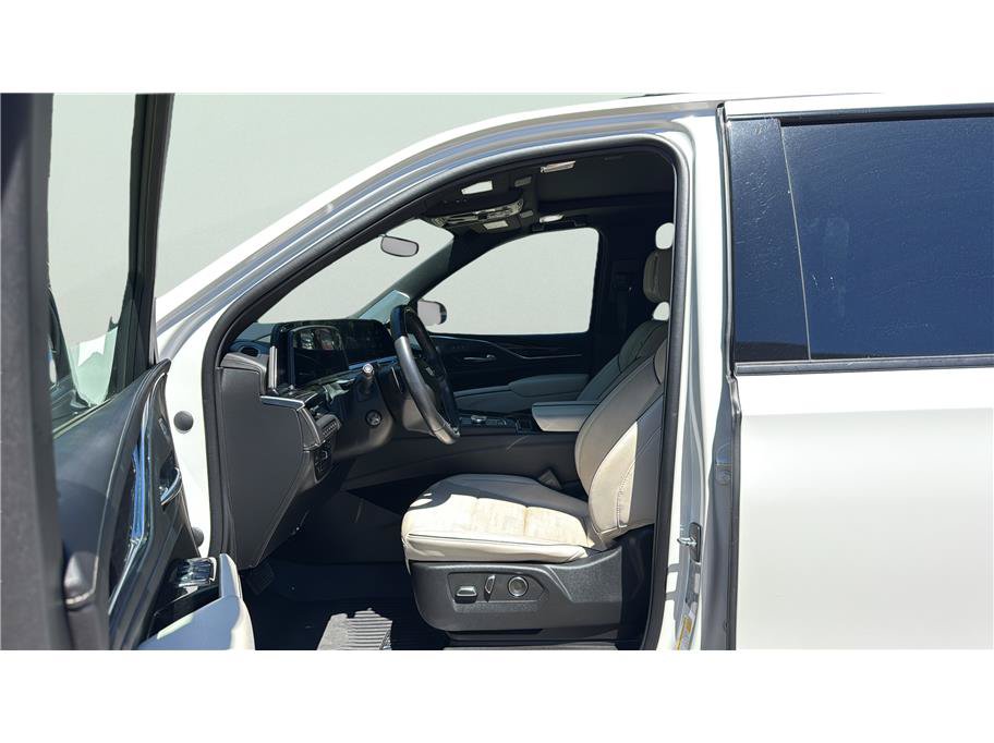 Used 2021 Cadillac Escalade ESV Sport w/ Driver Assist Tech Package AWD/4WD image 10