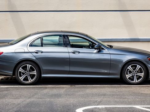 Used 2018 Mercedes-Benz E 300 4MATIC image 10
