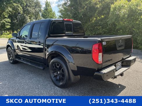 Used 2018 Nissan Frontier SV w/ Value Truck Package RWD image 3