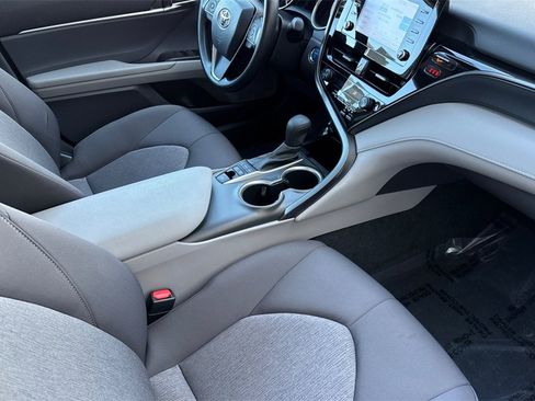 Used 2022 Toyota Camry LE image 17