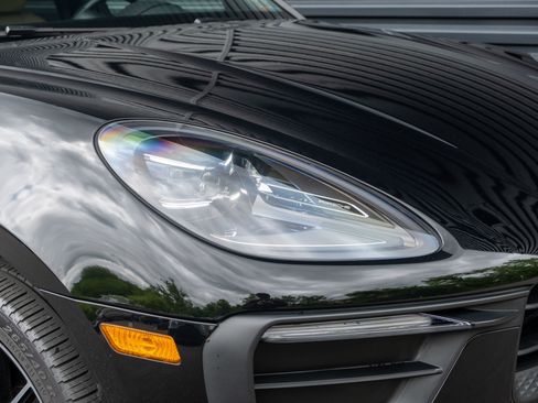 Used 2023 Porsche Macan AWD/4WD image 16