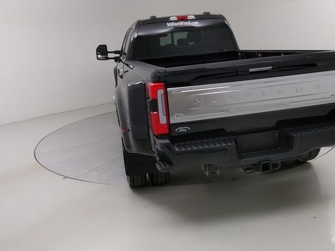 Certified 2024 Ford F450 Platinum w/ FX4 Off-Road Package AWD/4WD image 16