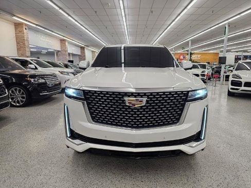 Used 2021 Cadillac Escalade Premium Luxury w/ Performance Package AWD/4WD image 2