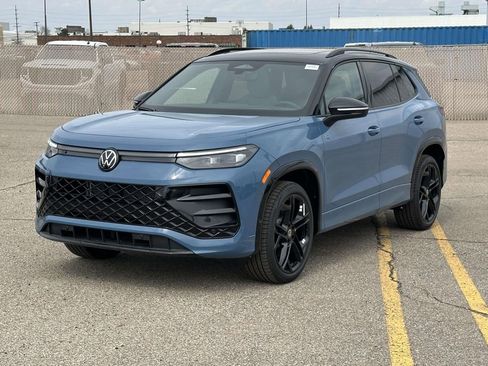 New 2026 Volkswagen Tiguan SE R-Line AWD/4WD image 1