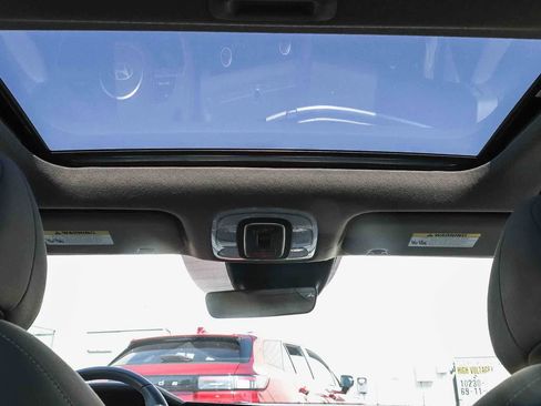 Certified 2025 Hyundai Elantra SEL image 12