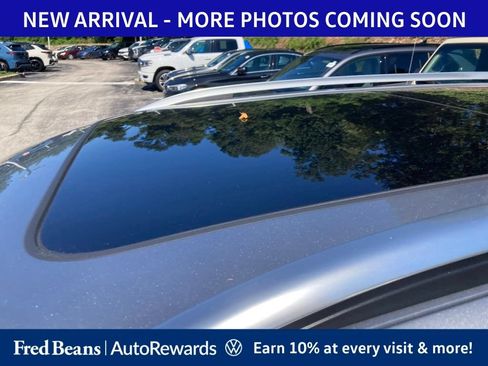 Certified 2023 Volkswagen Tiguan SE w/ Panoramic Sunroof Package AWD/4WD image 8