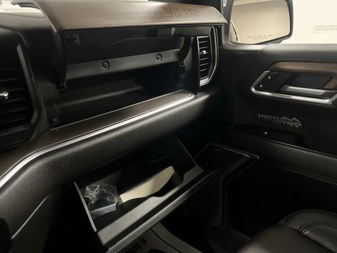 Used 2022 Chevrolet Silverado 1500 High Country image 46