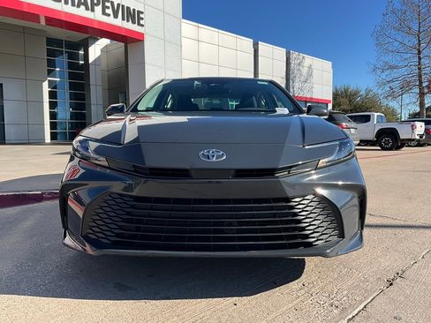 Used 2025 Toyota Camry LE image 4