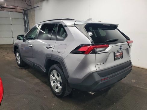 Used 2021 Toyota RAV4 LE AWD/4WD image 5