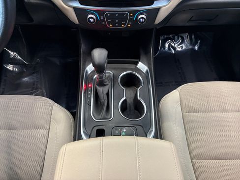 Used 2022 Chevrolet Traverse LS image 22