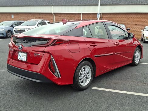 Used 2020 Toyota Prius Prime Limited w/ Carpet Mat Package FWD image 6
