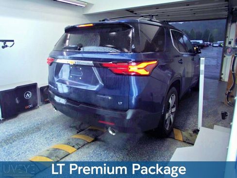 Used 2023 Chevrolet Traverse LT w/ LT Premium Package AWD/4WD image 4