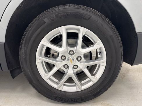 Used 2024 Chevrolet Equinox LT FWD image 34