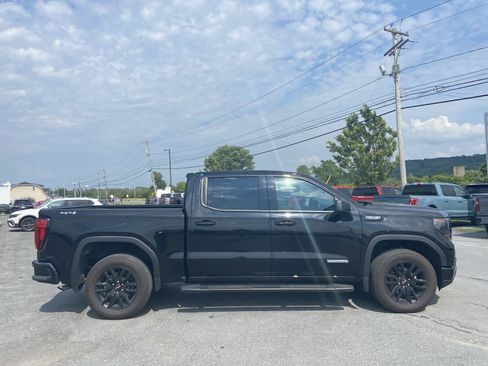 Used 2025 GMC Sierra 1500 Elevation w/ LPO, Elevation Black Package AWD/4WD image 6
