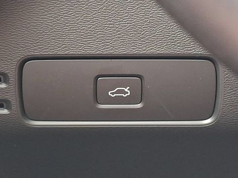 Used 2023 Volvo XC60 B5 Ultimate w/ Climate Package AWD/4WD image 25
