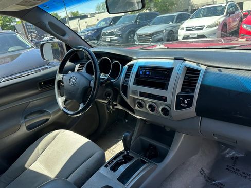 Used 2006 Toyota Tacoma PreRunner image 15