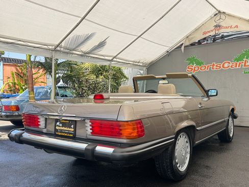 Used 1987 Mercedes-Benz 560 SL image 7
